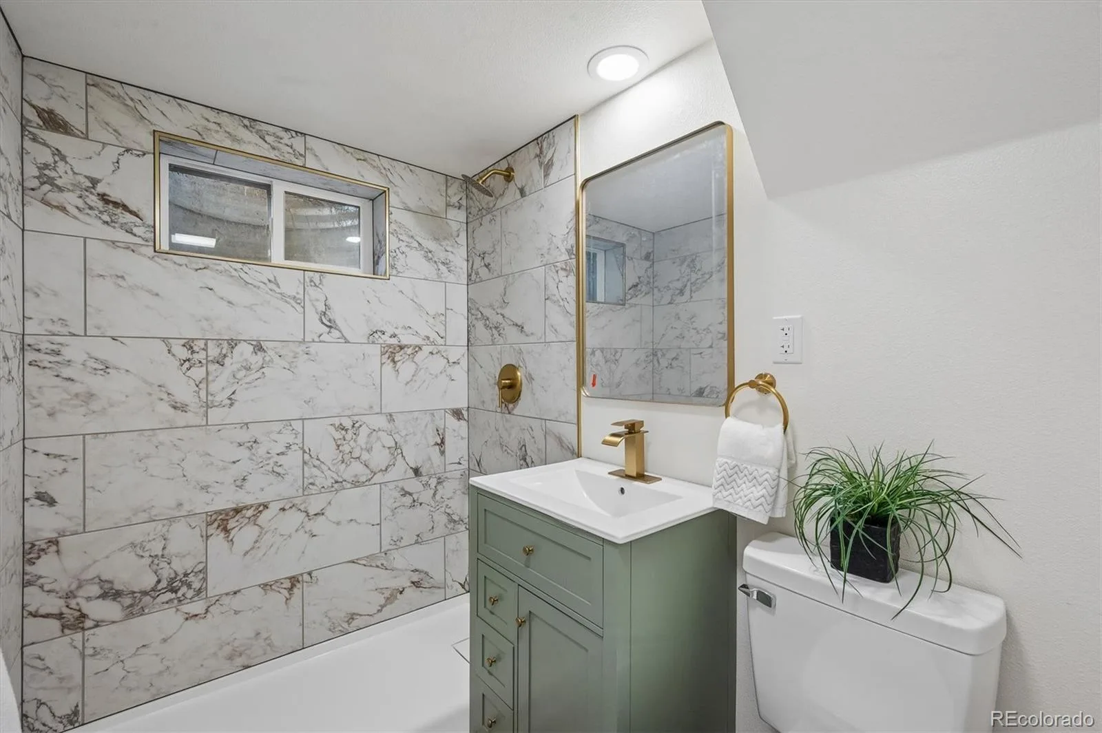 3210 Ursula Street Aurora CO 80011 | MLS #REC3251494 10032026145541 1600 21