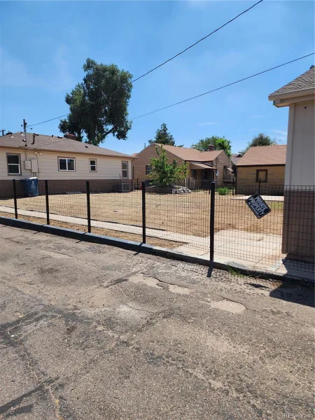 7271 Magnolia Street Commerce City CO 80022 | MLS #REC3252592 08062026205015 800 17