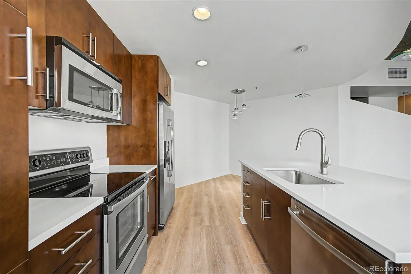 891 14th Street #1415 Denver CO 80202 MLS #REC3253075 04242026203850 1600 15
