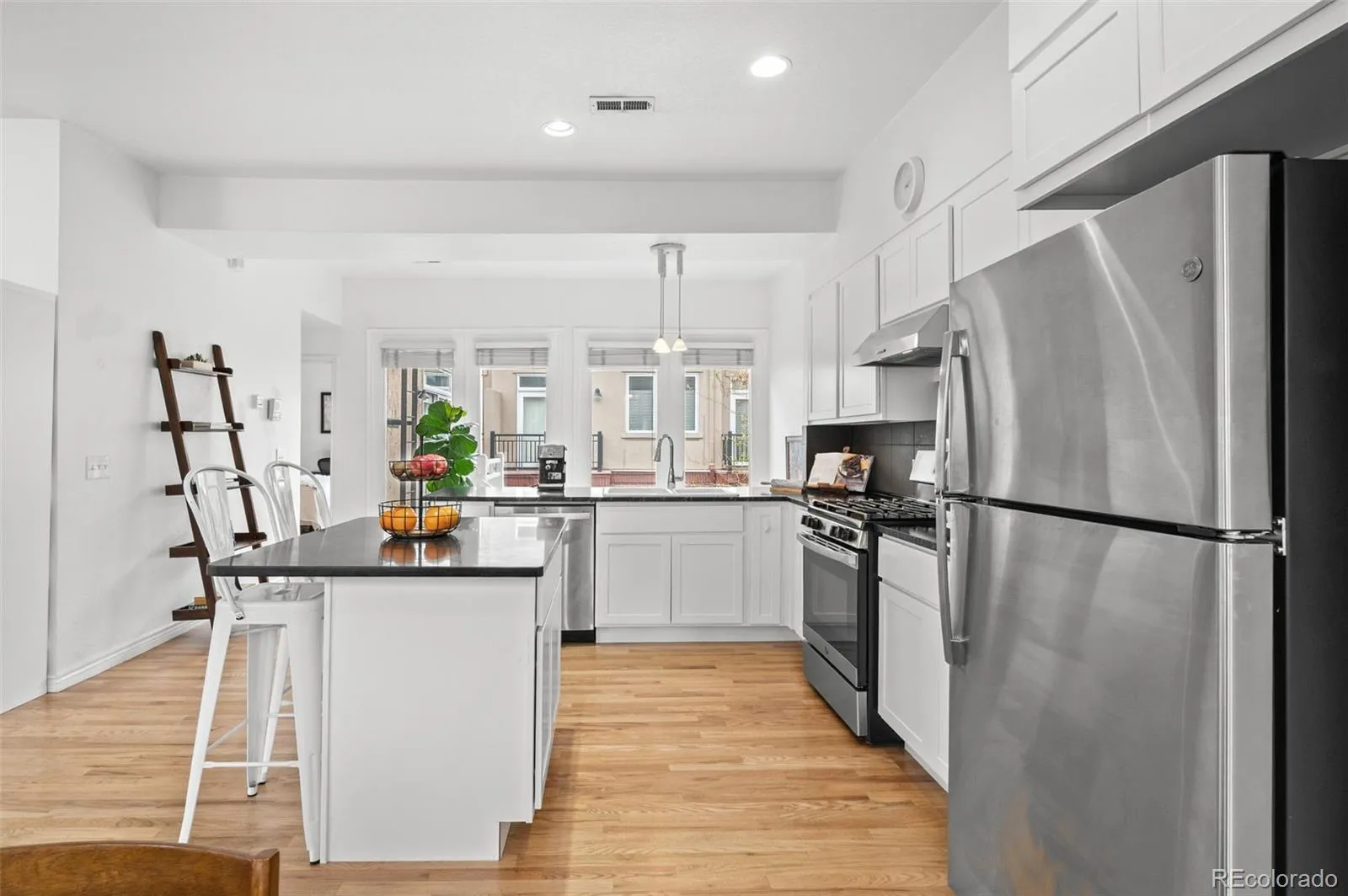 04092026152543 1600 12