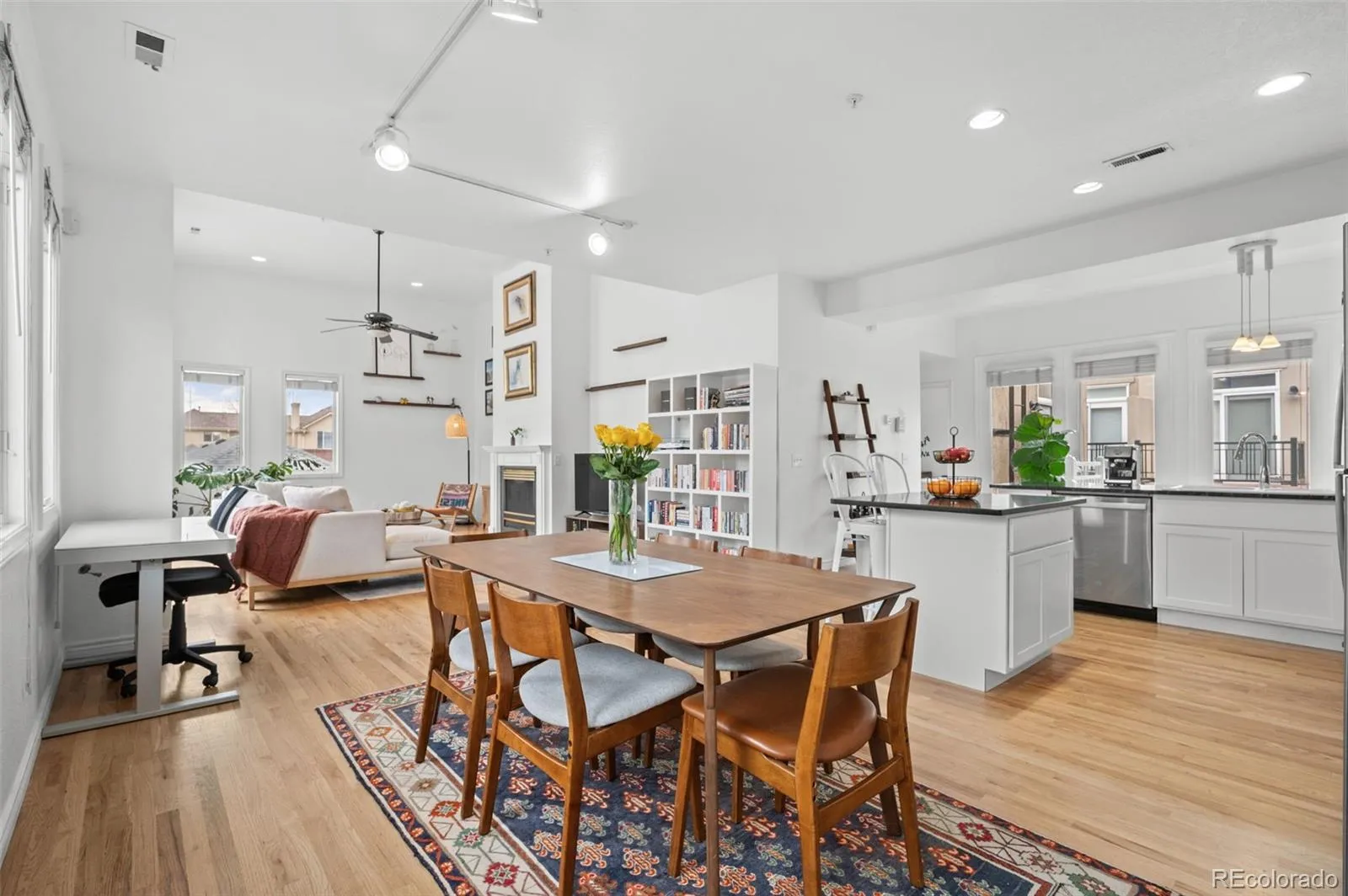 04092026152543 1600 18