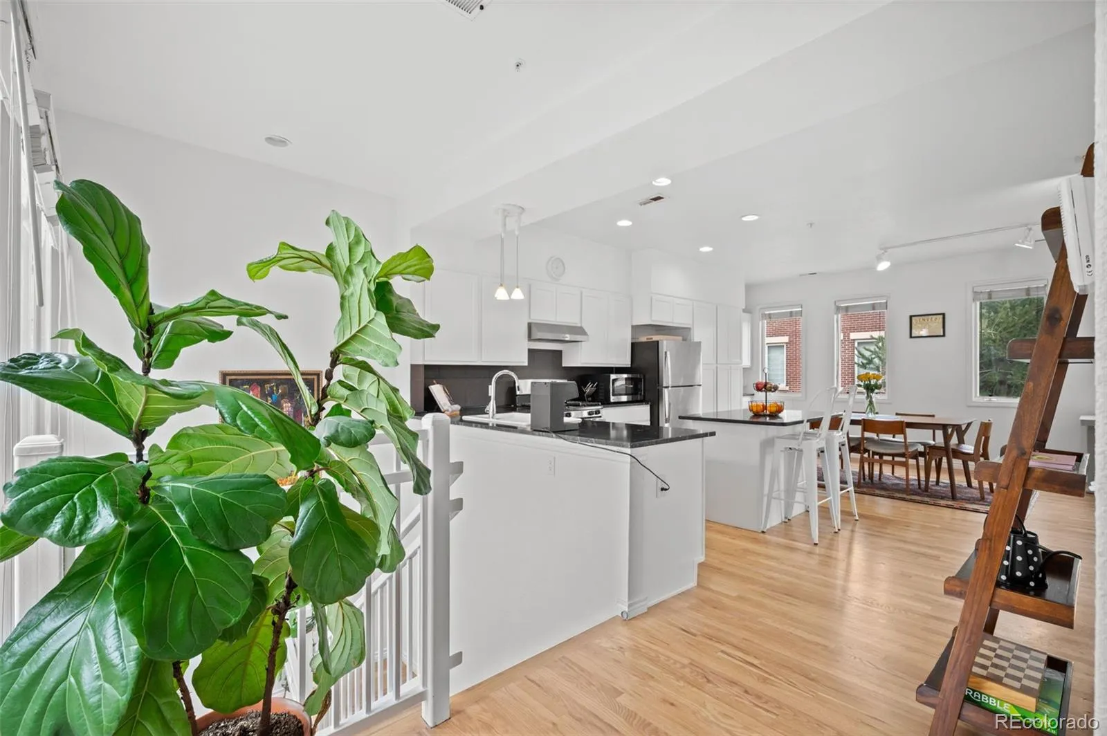 04092026152543 1600 2