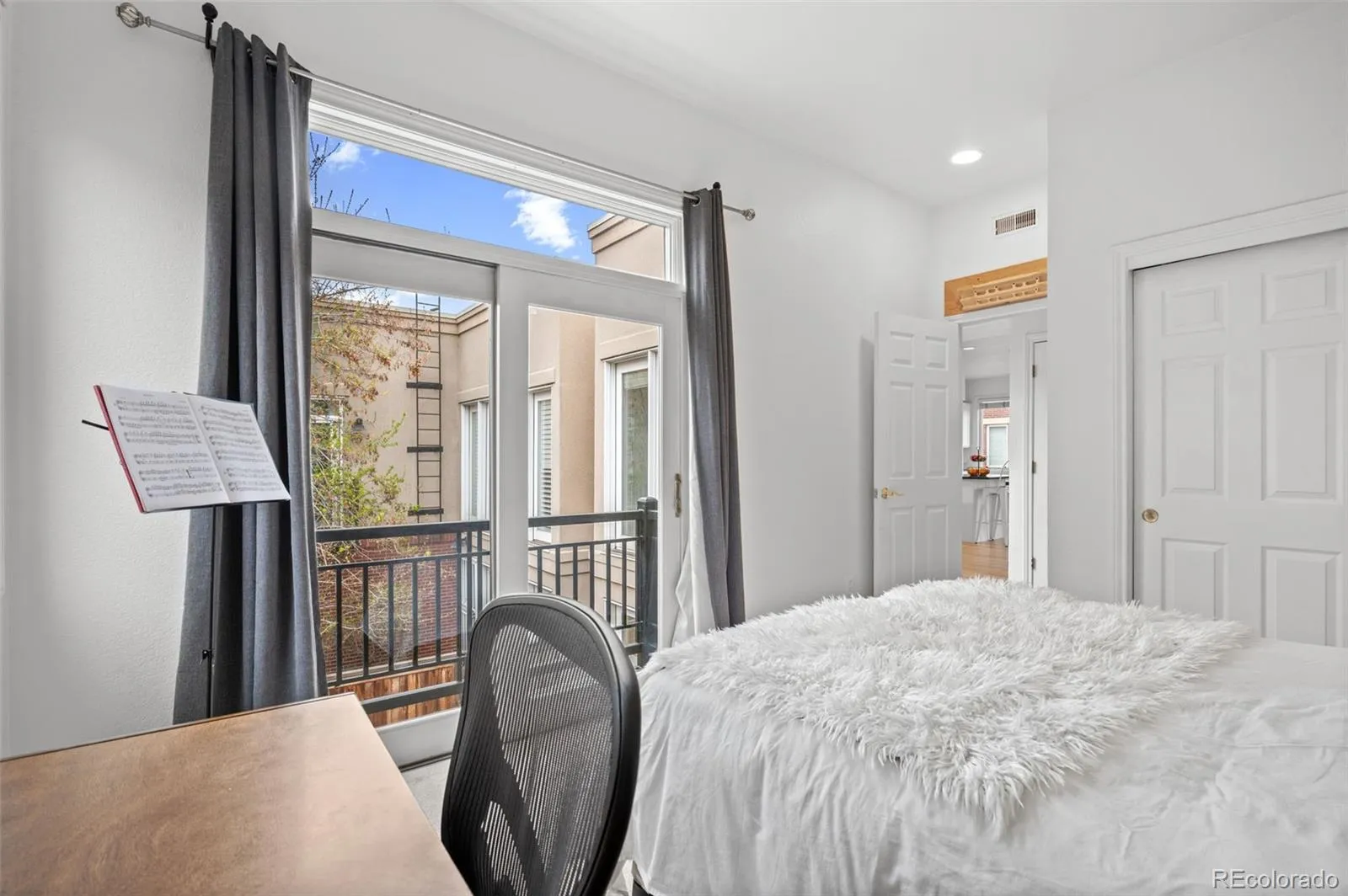 04092026152543 1600 24