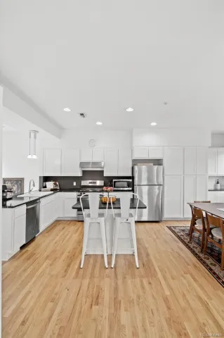 04092026152543 640 15