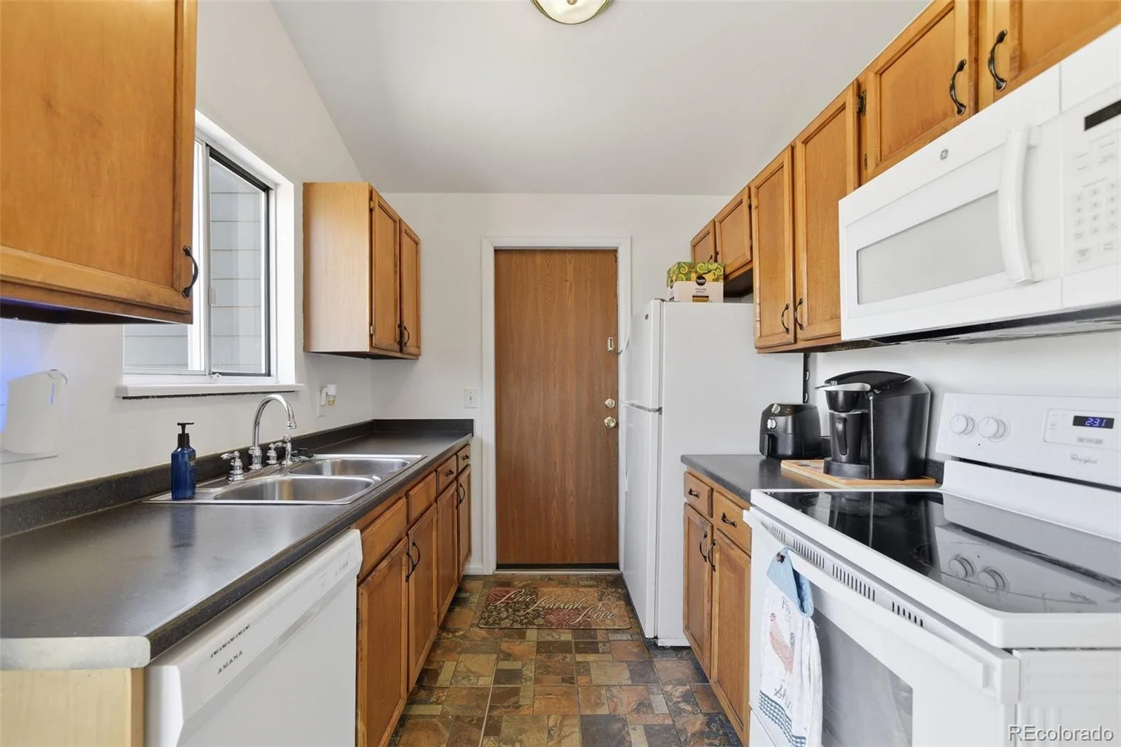 19335 E Batavia Place Aurora CO 80011 | MLS #REC3256215 07142026133608 1600 6