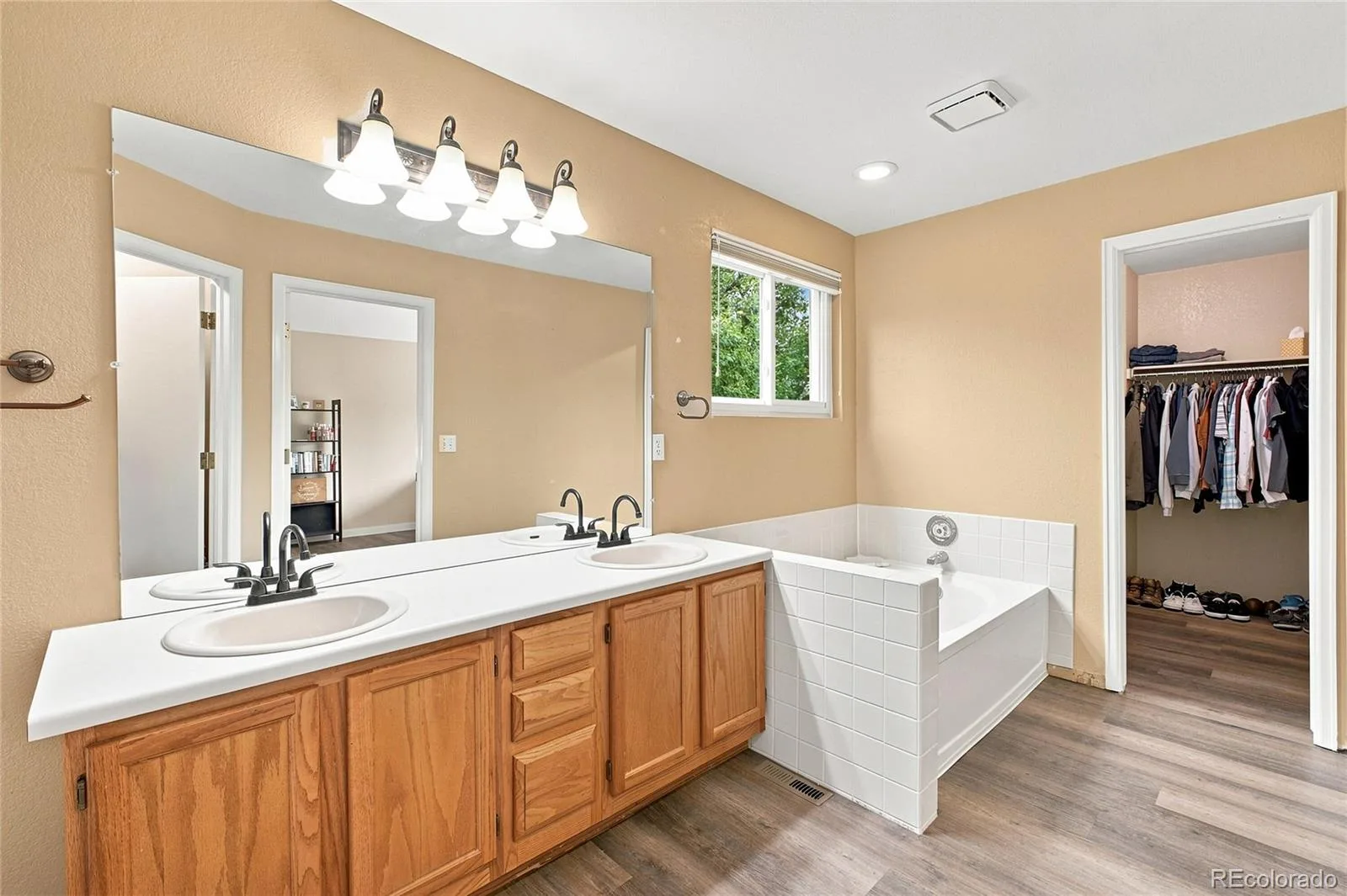 5140 E Hanover Place Castle Rock CO 80104 | MLS #REC3256357 08042026134309 1600 23