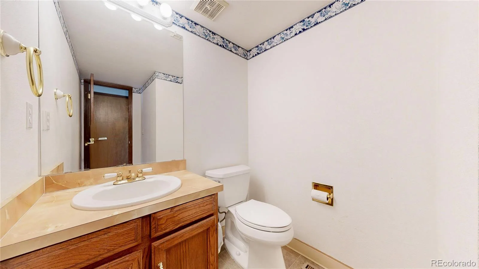 10208 E Jewell Avenue #17 Aurora CO 80247 MLS #REC3256757 06202026001304 1600 13