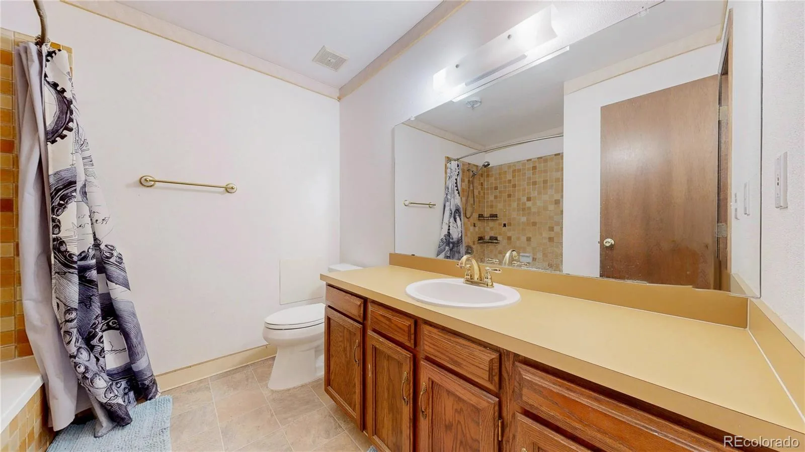 10208 E Jewell Avenue #17 Aurora CO 80247 MLS #REC3256757 06202026001304 1600 18