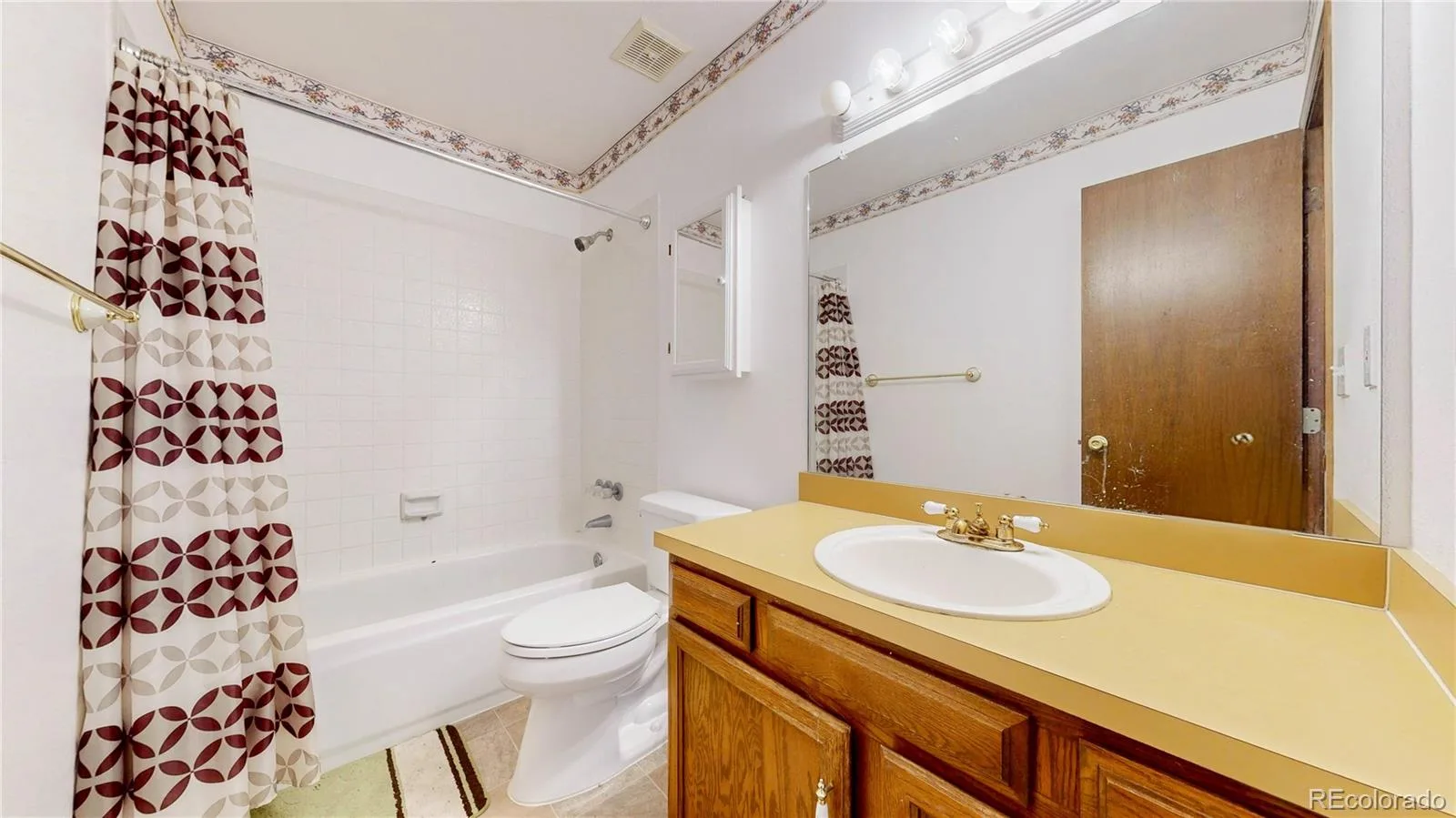 10208 E Jewell Avenue #17 Aurora CO 80247 MLS #REC3256757 06202026001304 1600 24