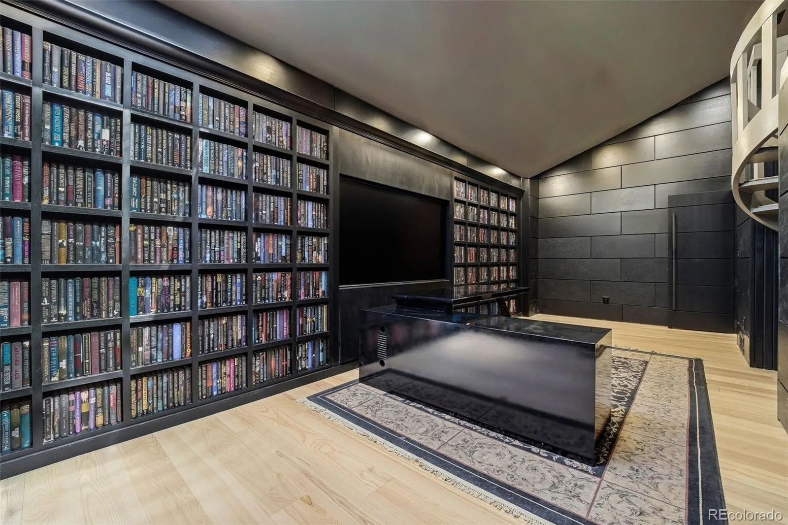 27 Beacon Hill Lane Greenwood Village CO 80111 | MLS #REC3257089 08272026220429 1600 20