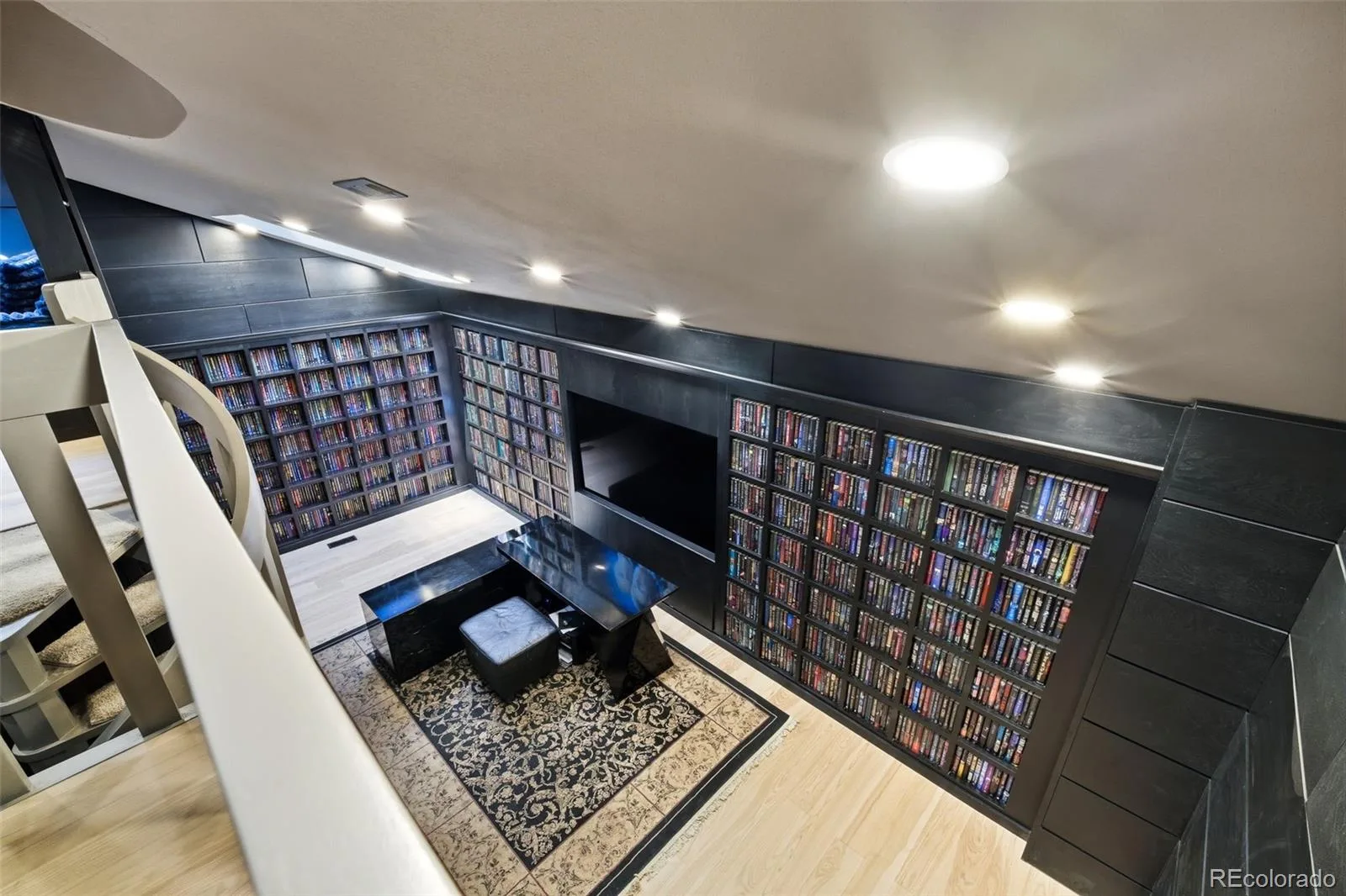 27 Beacon Hill Lane Greenwood Village CO 80111 | MLS #REC3257089 08272026220429 1600 22