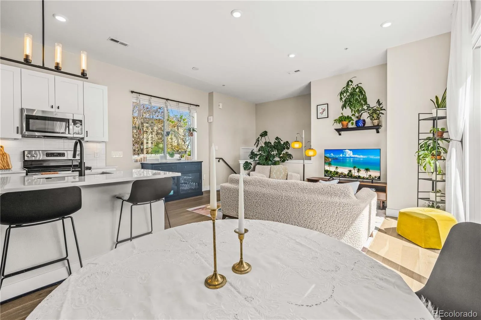 04162026003726 1600 10