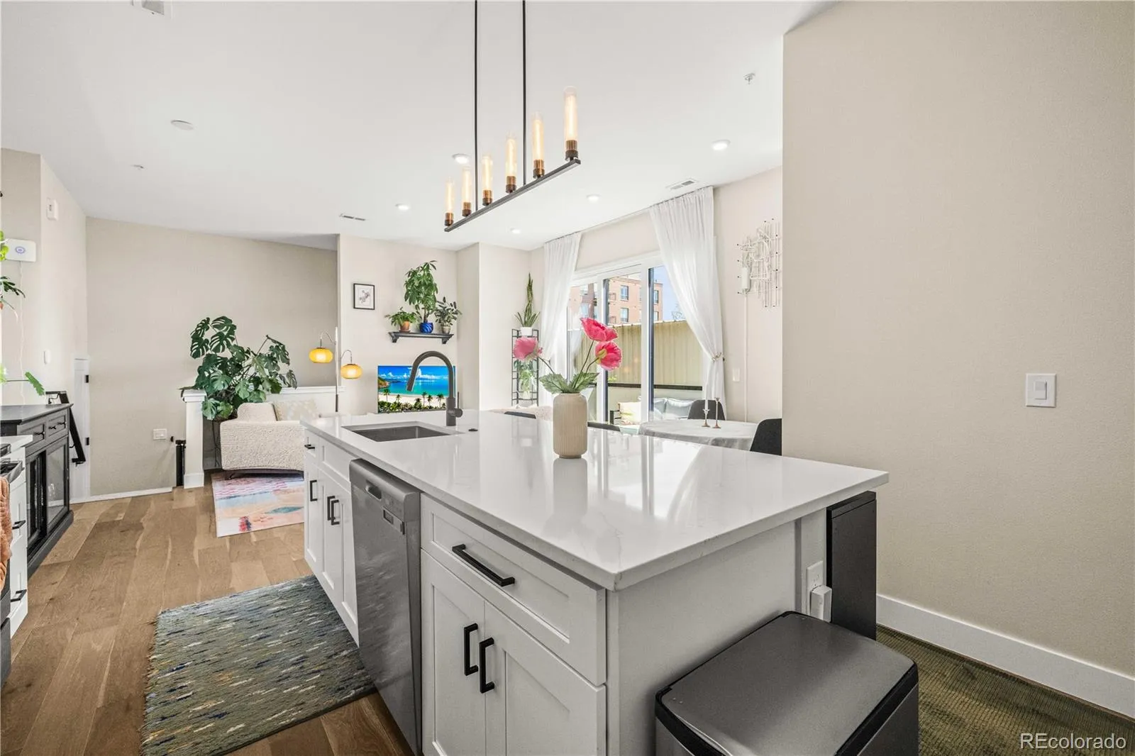 04162026003726 1600 14