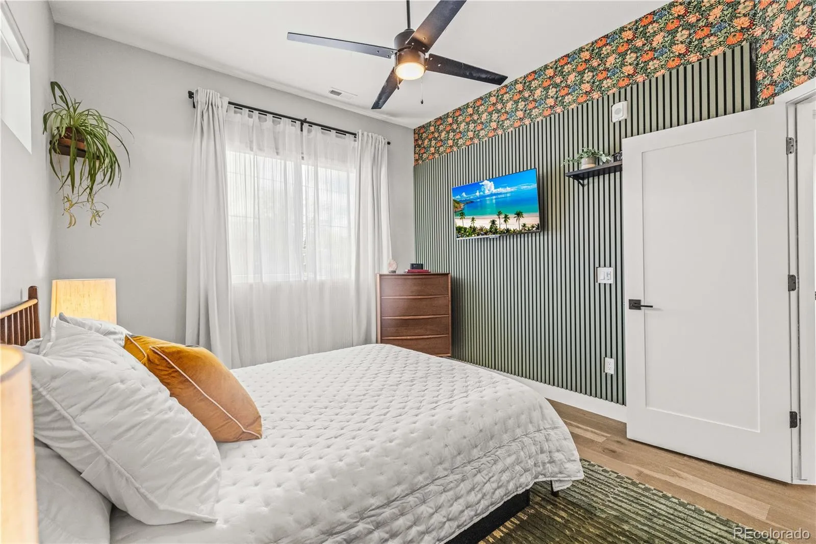 04162026003726 1600 18