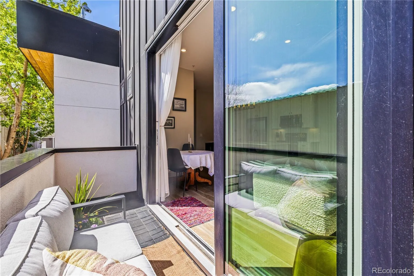 04162026003726 1600 28