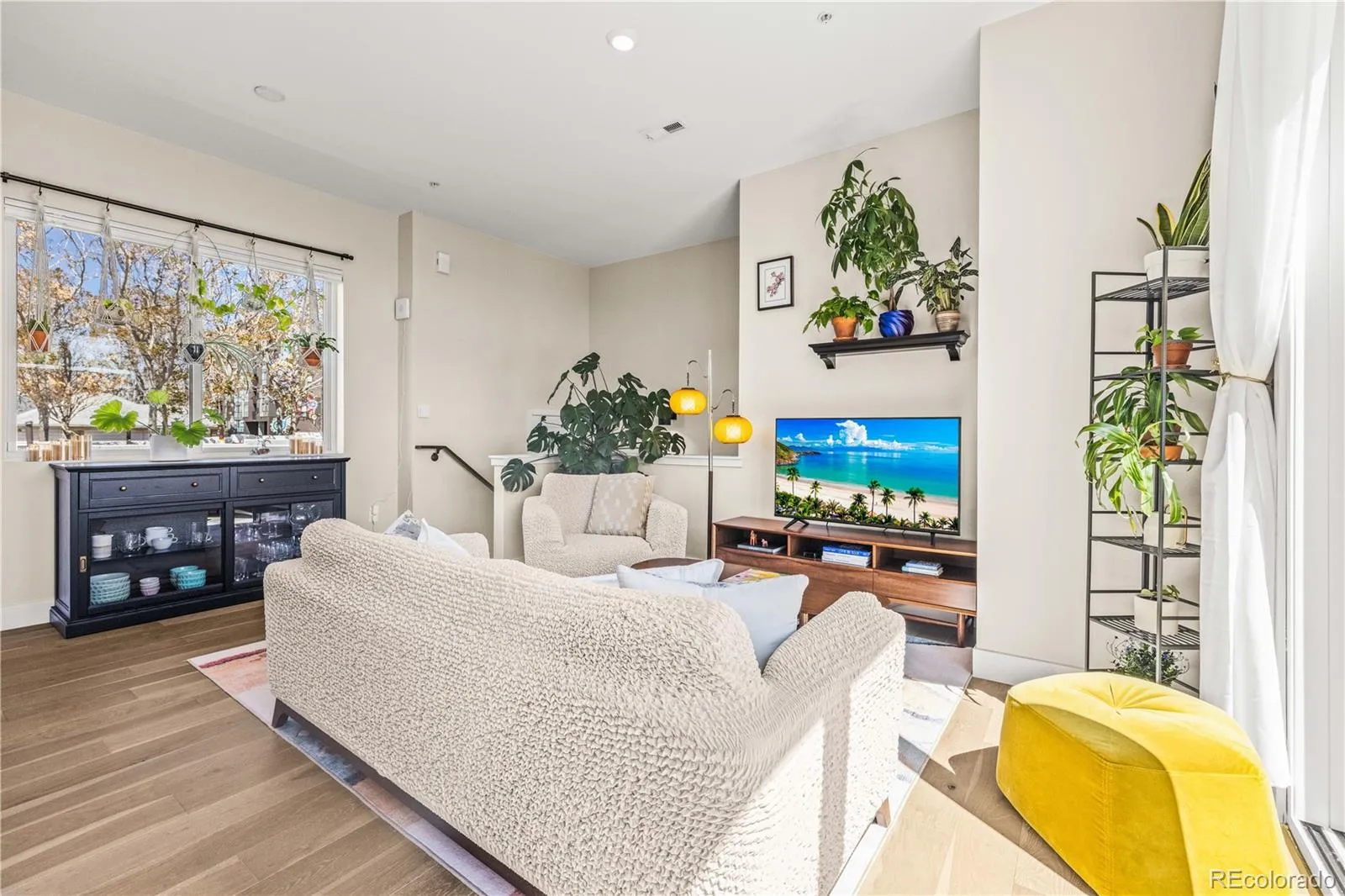 04162026003726 1600 8