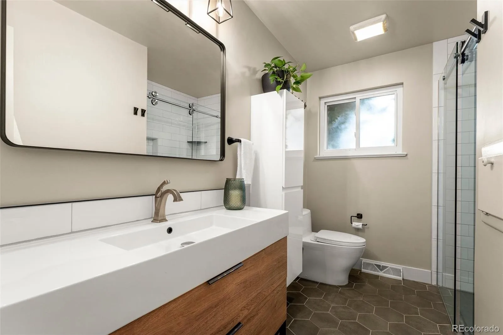 2409 S Leyden Street Denver CO 80222 | MLS #REC3264669 10142026225901 1600 19