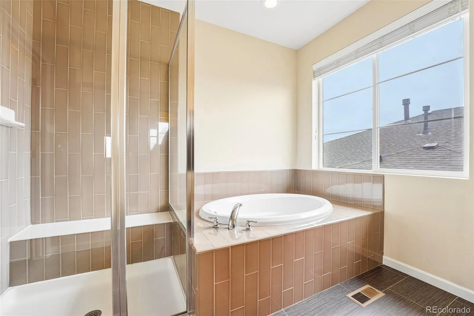 9516 Juniper Way Arvada CO 80007 MLS #REC3265126 05232026092835 1600 22