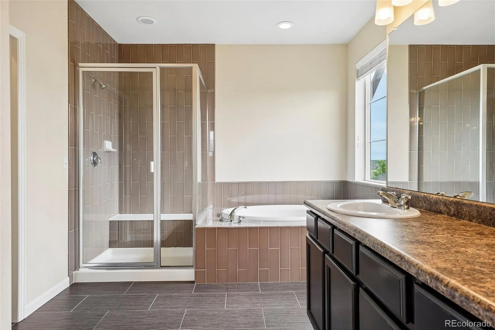 9516 Juniper Way Arvada CO 80007 MLS #REC3265126 05232026092835 1600 27