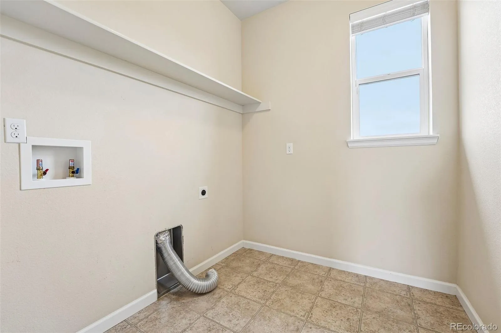 9516 Juniper Way Arvada CO 80007 MLS #REC3265126 05232026092835 1600 34