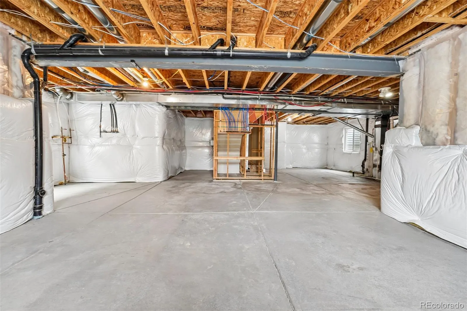 9516 Juniper Way Arvada CO 80007 MLS #REC3265126 05232026092835 1600 43