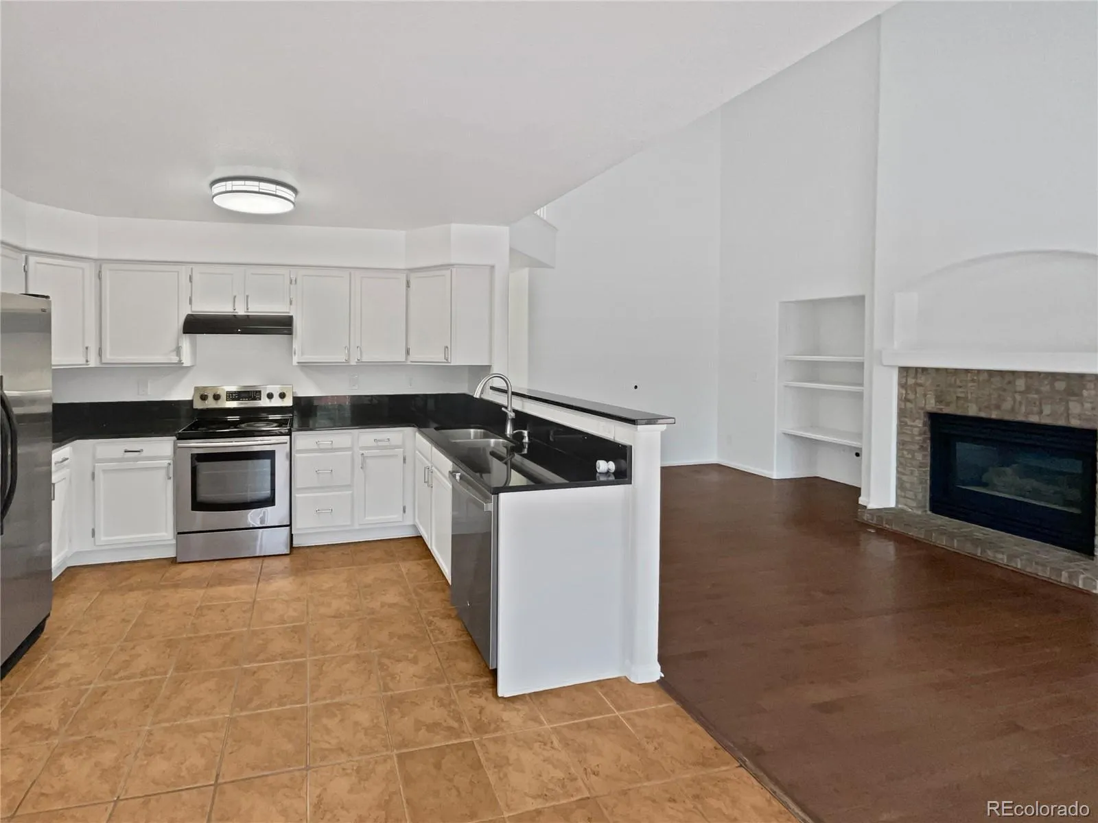 9115 W Hinsdale Place Littleton CO 80128 | MLS #REC3265410 05202026223653 1600 10