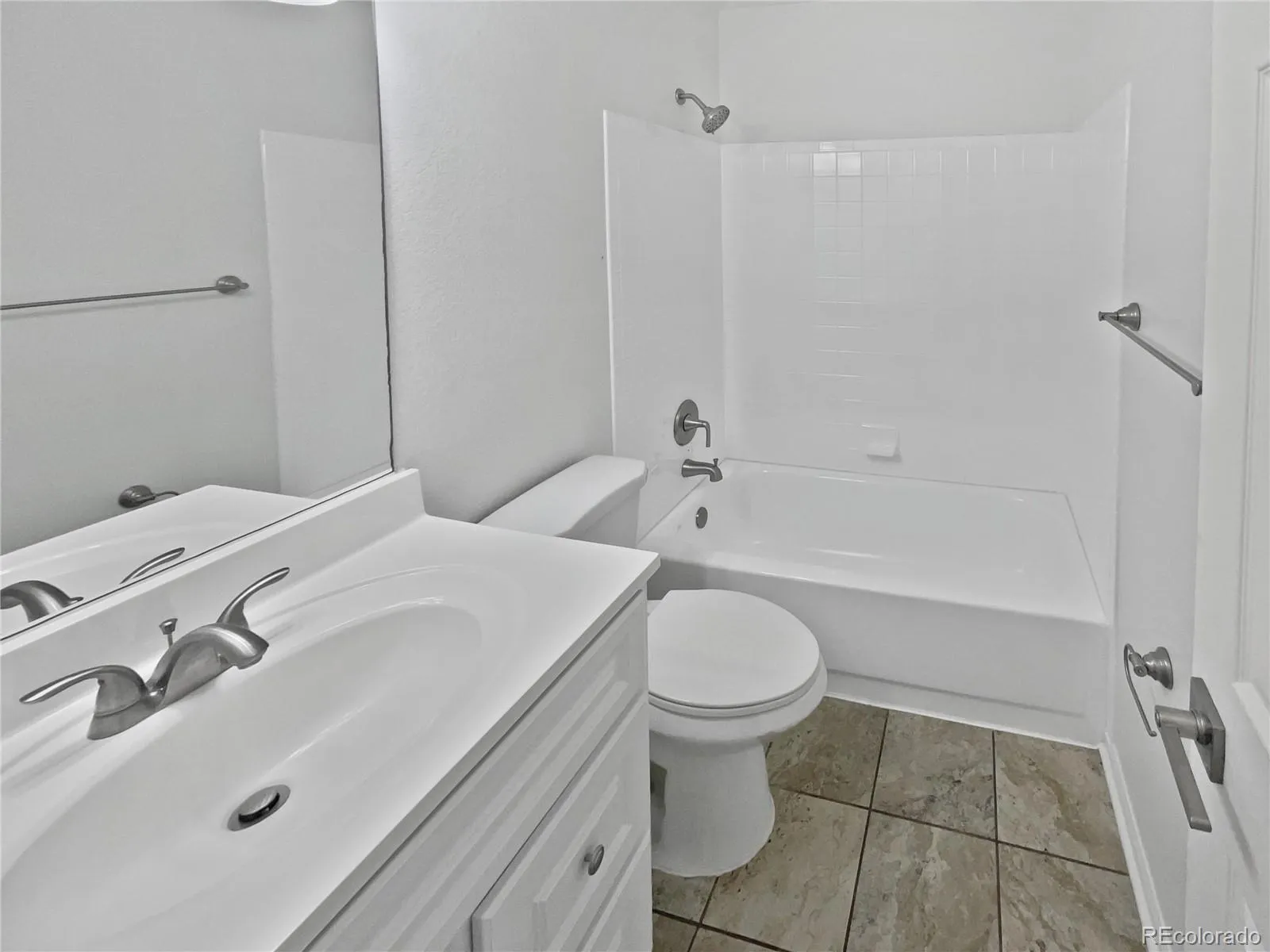 9115 W Hinsdale Place Littleton CO 80128 | MLS #REC3265410 05202026223653 1600 19