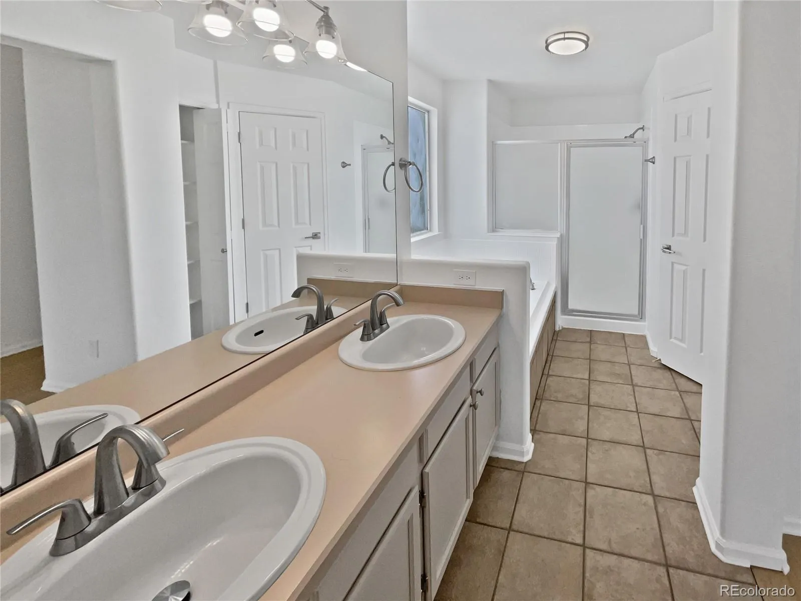 9115 W Hinsdale Place Littleton CO 80128 | MLS #REC3265410 05202026223653 1600 6