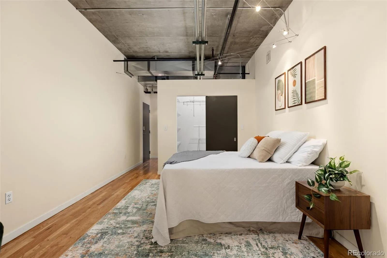 2020 Arapahoe Street #1020 Denver CO 80205 | MLS #REC3273707 08162026050043 1600 22