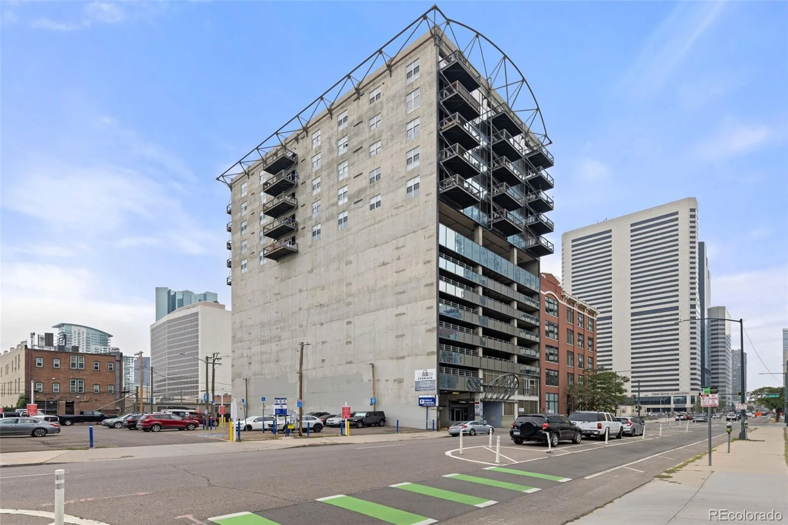 2020 Arapahoe Street #1020 Denver CO 80205 | MLS #REC3273707 08162026050043 1600 34