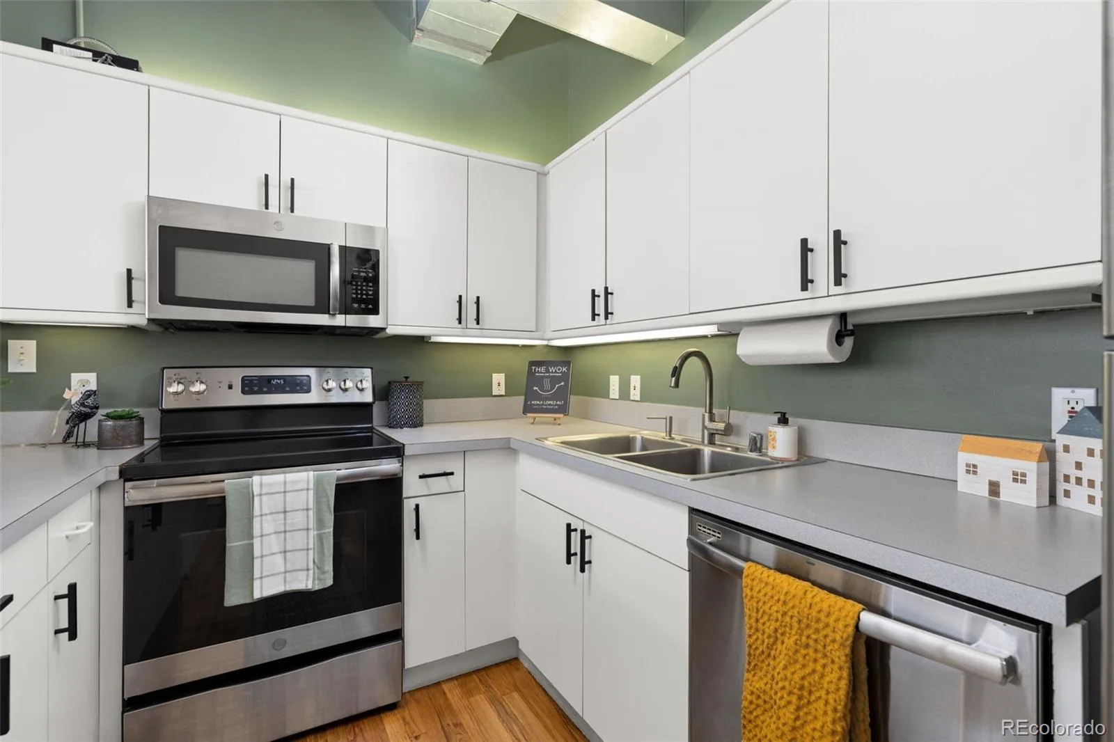 2020 Arapahoe Street #1020 Denver CO 80205 | MLS #REC3273707 08162026050043 1600 5