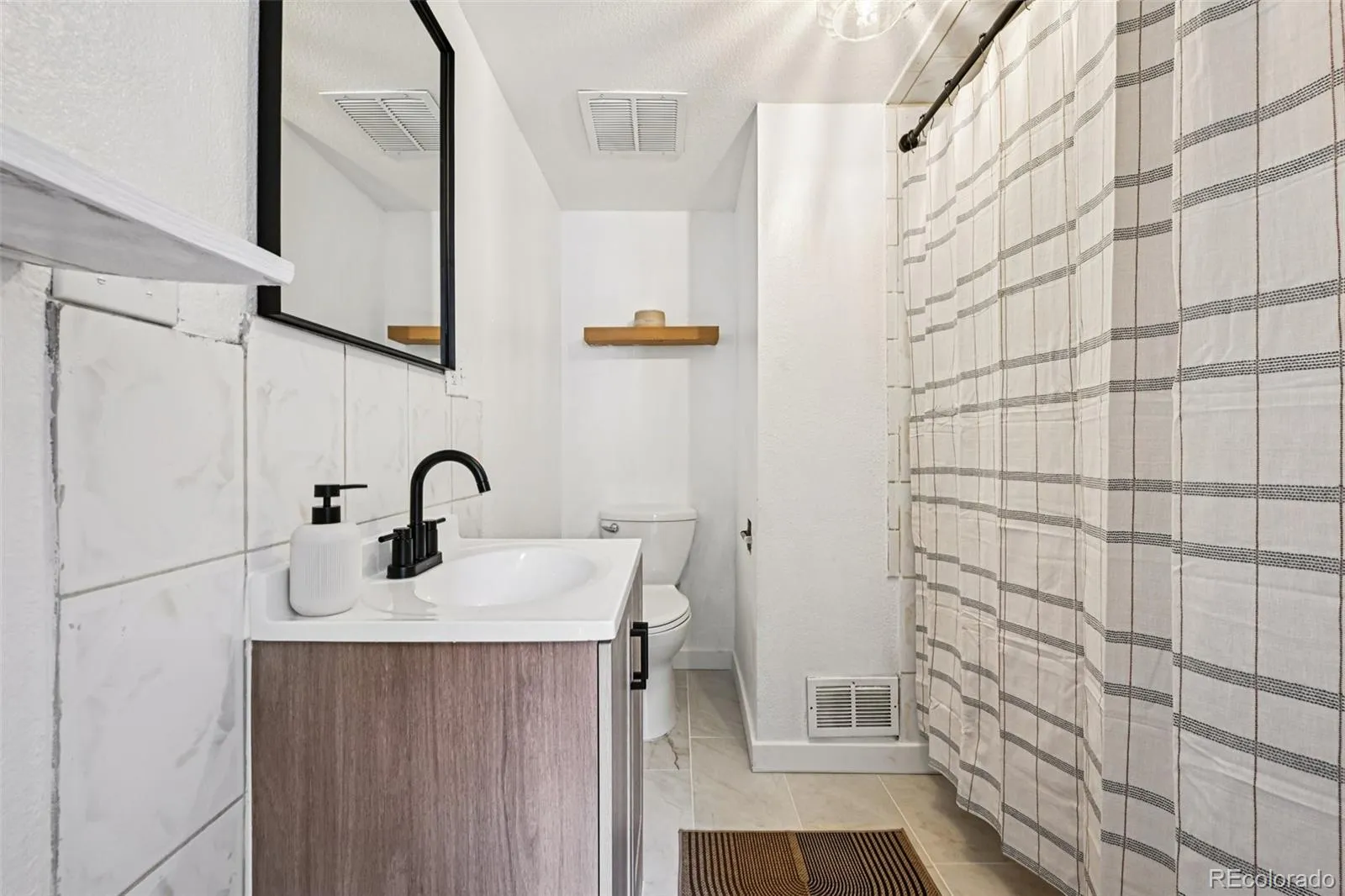 04102026032552 1600 17