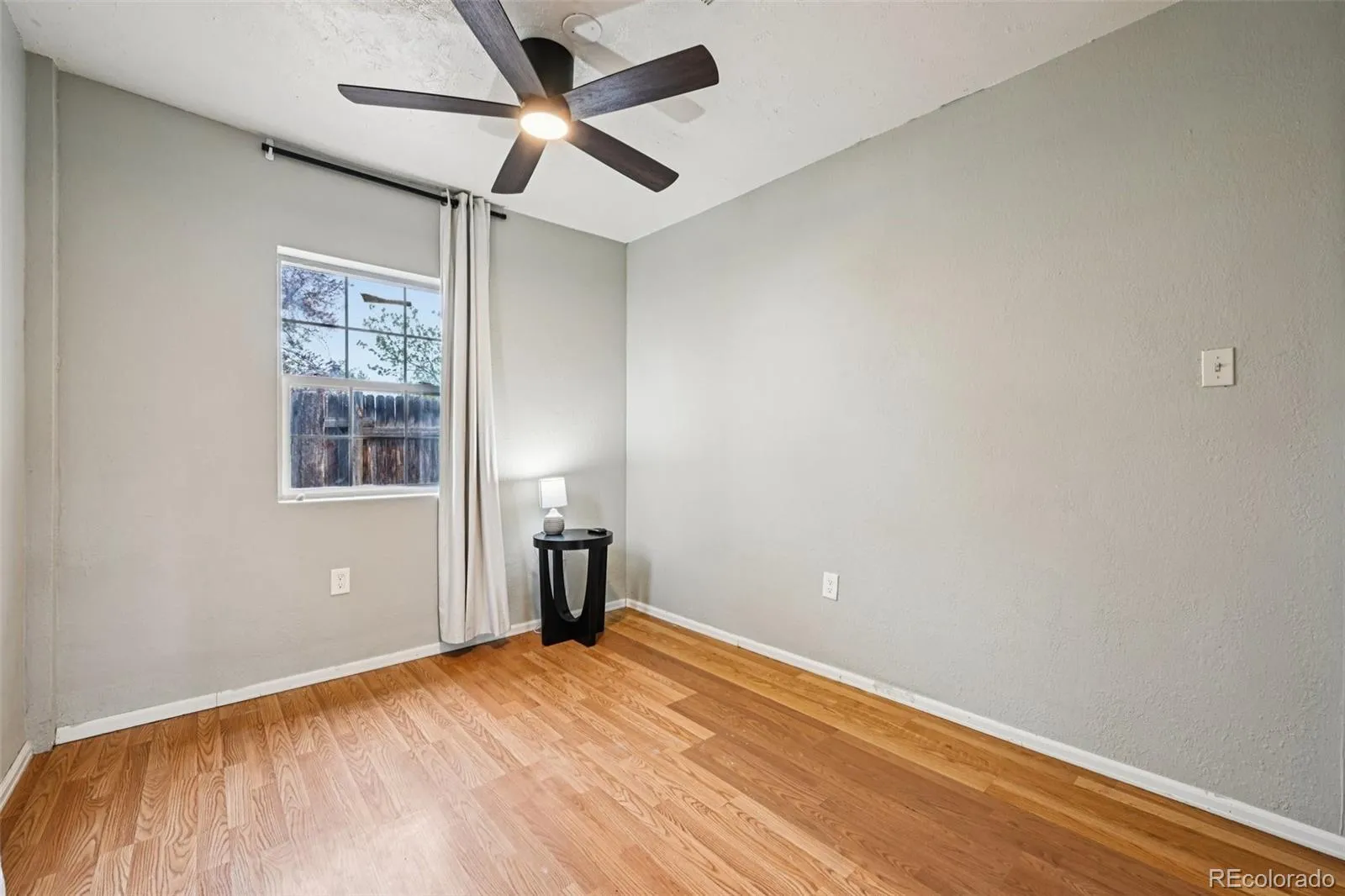 04102026032552 1600 32