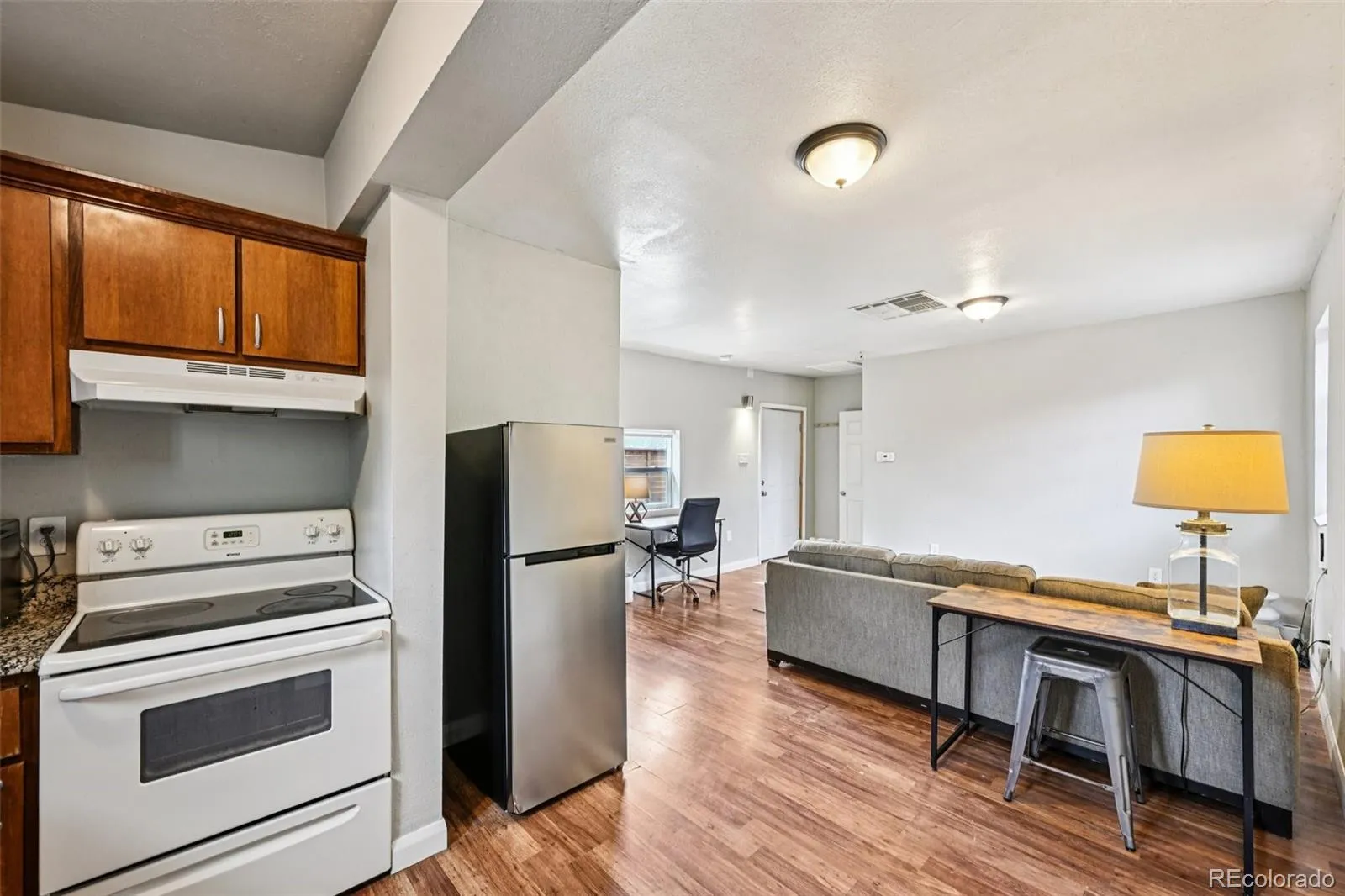 04102026032552 1600 35