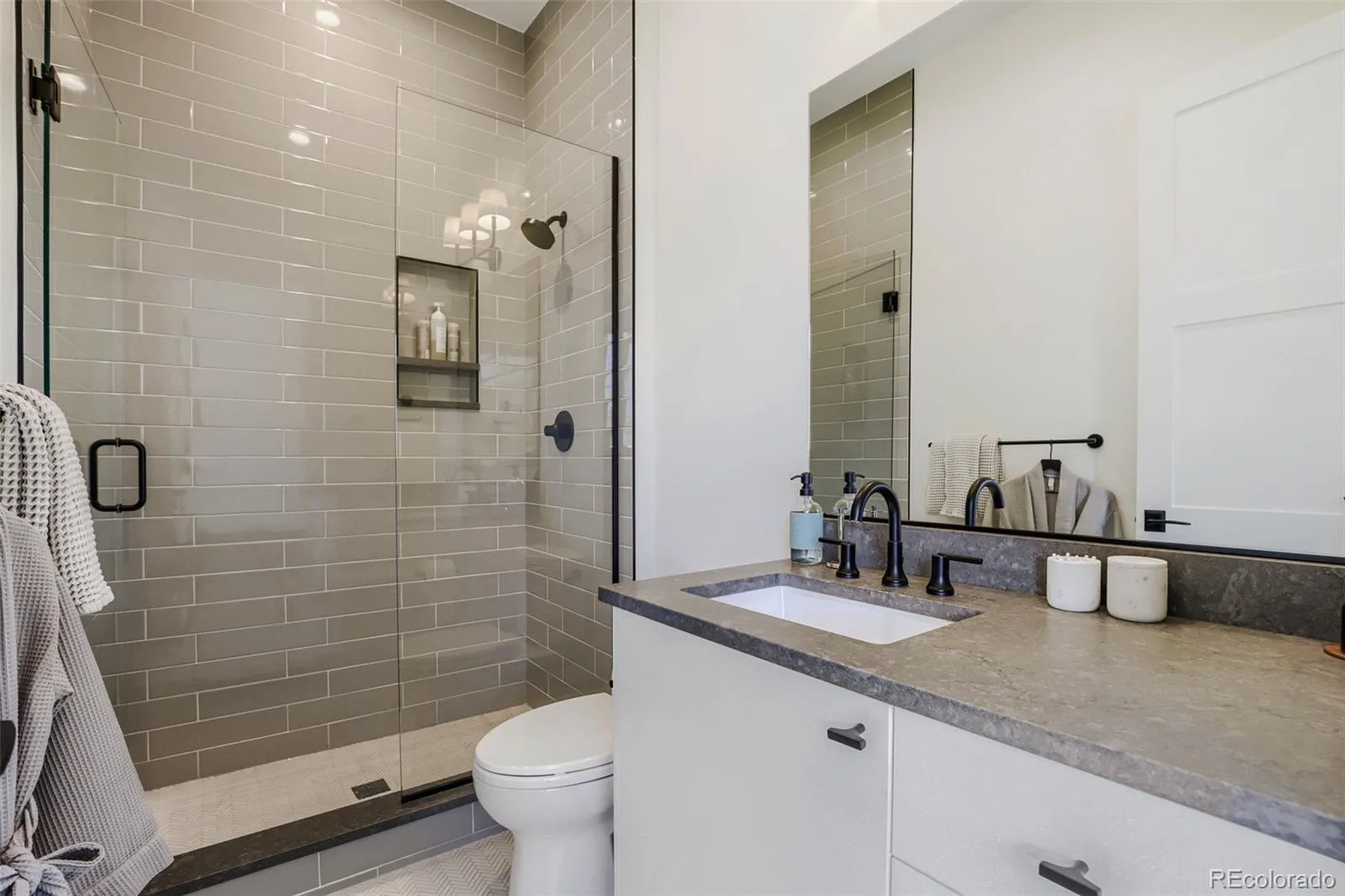 301 Krameria Street Denver CO 80220 MLS #REC3277002 07082026014610 1600 34