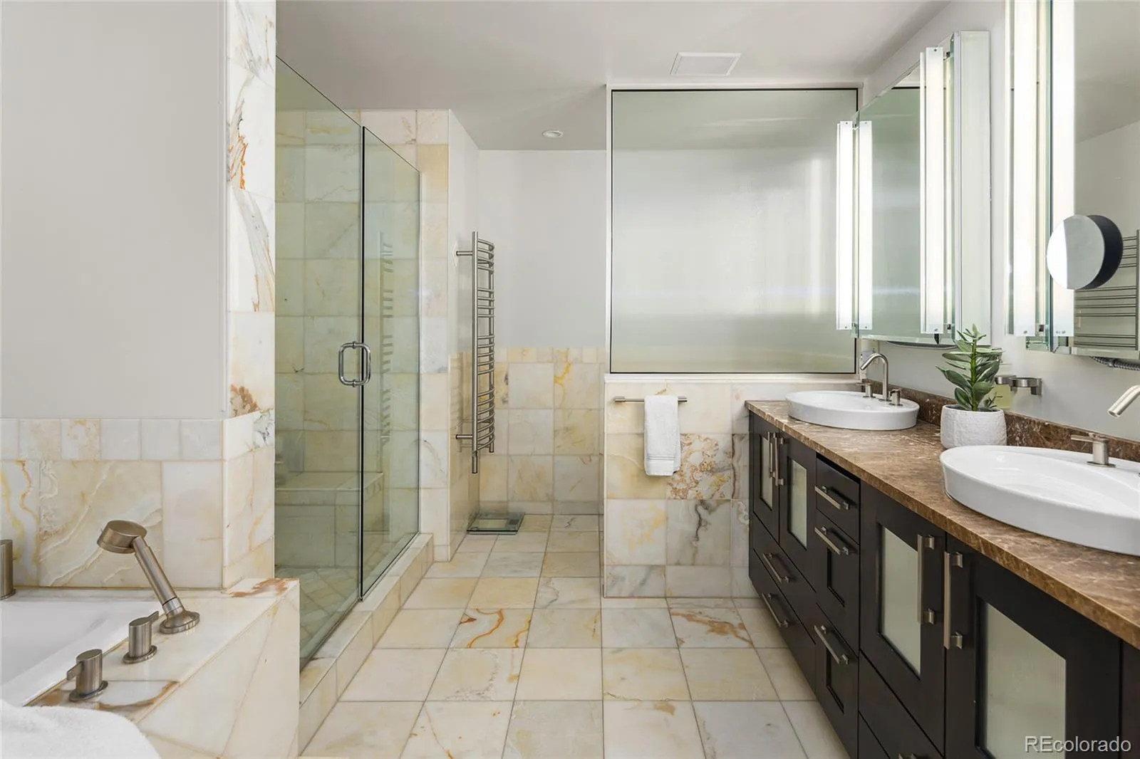 04202026210840 1600 14