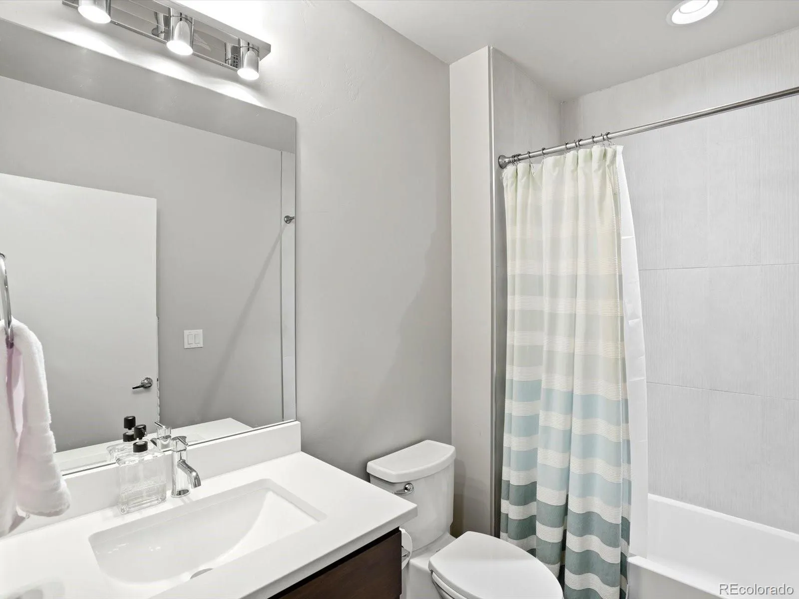 2065 S Clayton Street Denver CO 80210 MLS #REC3278772 05192026203325 1600 41