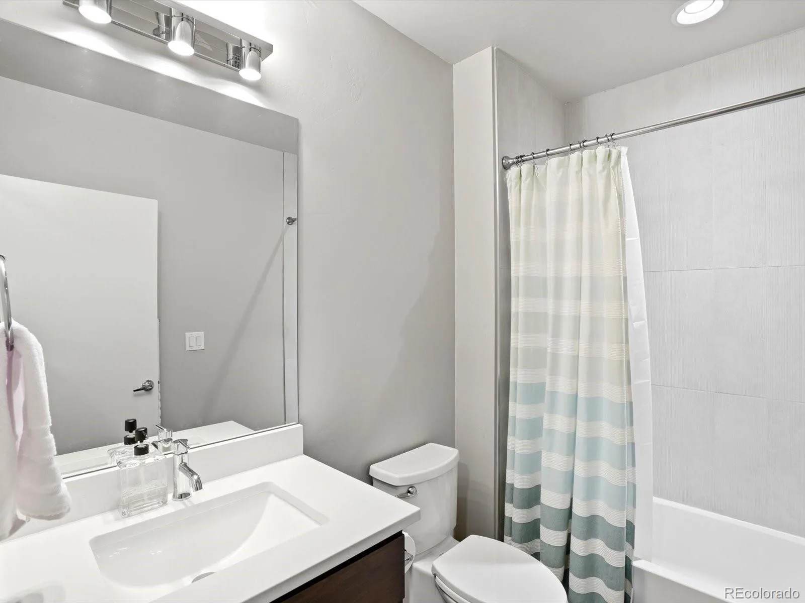 2065 S Clayton Street Denver CO 80210 MLS #REC3278772 06092026005654 1600 41