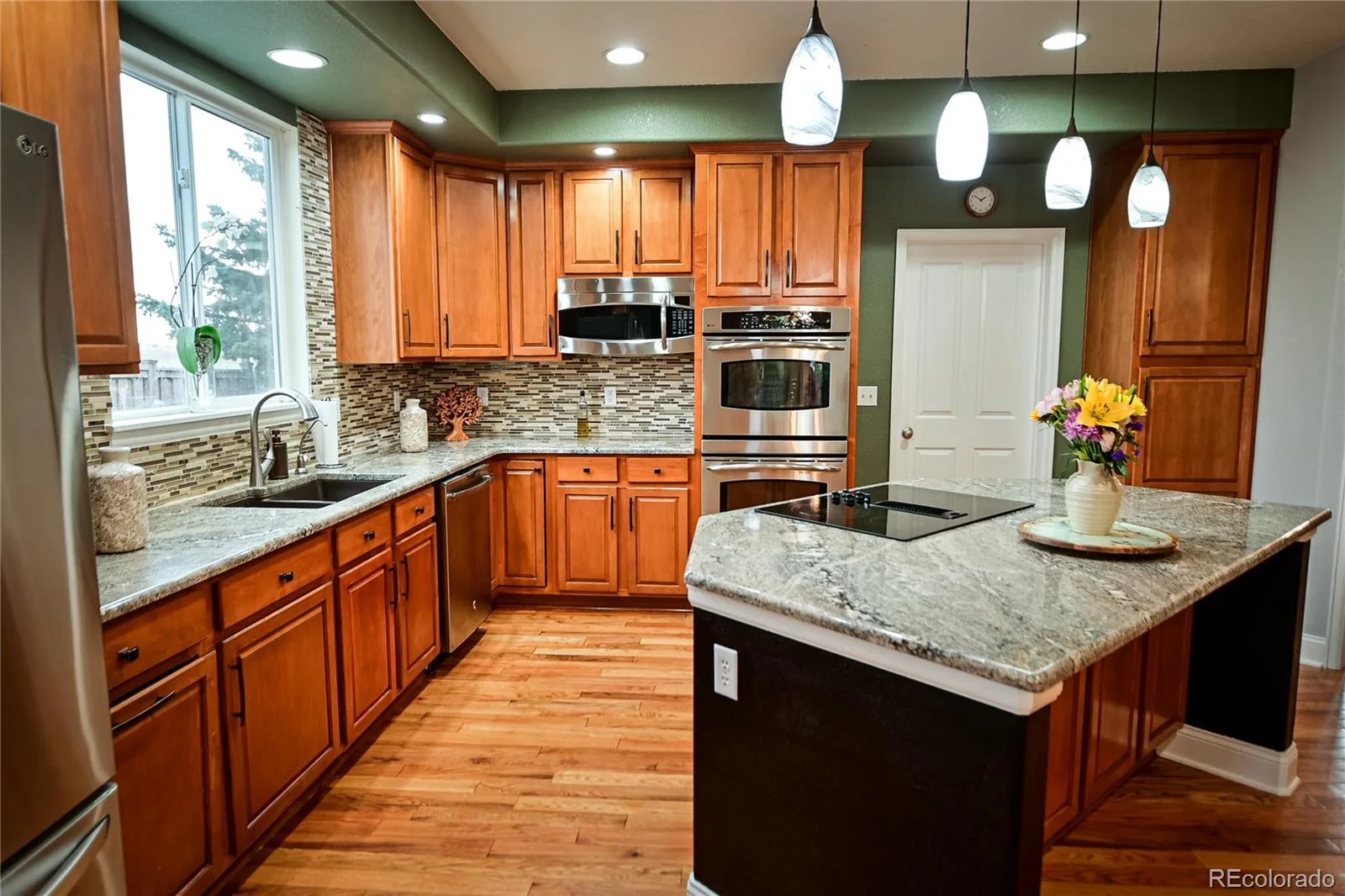 13991 Dexter Way Thornton CO 80602 | MLS #REC3281669 08162026050722 1600 9