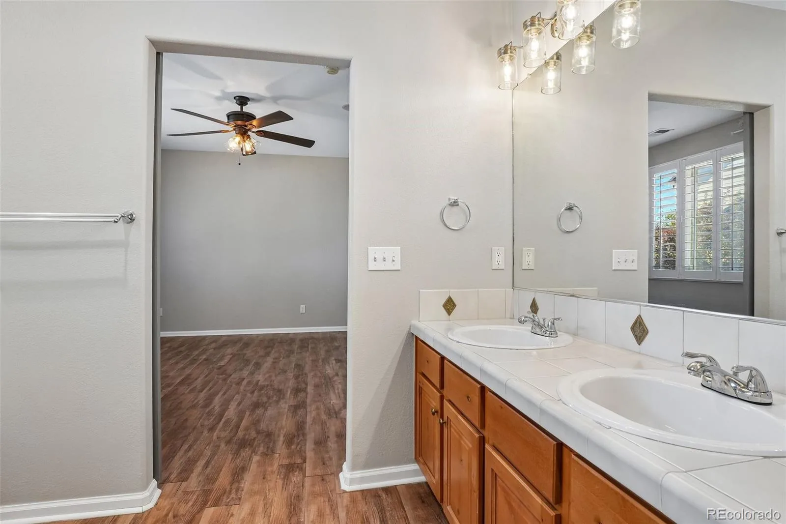 21749 E Jarvis Place Aurora CO 80018 | MLS #REC3281711 08202026154805 1600 21