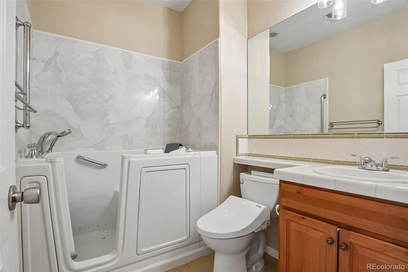 21749 E Jarvis Place Aurora CO 80018 | MLS #REC3281711 08202026154805 1600 29