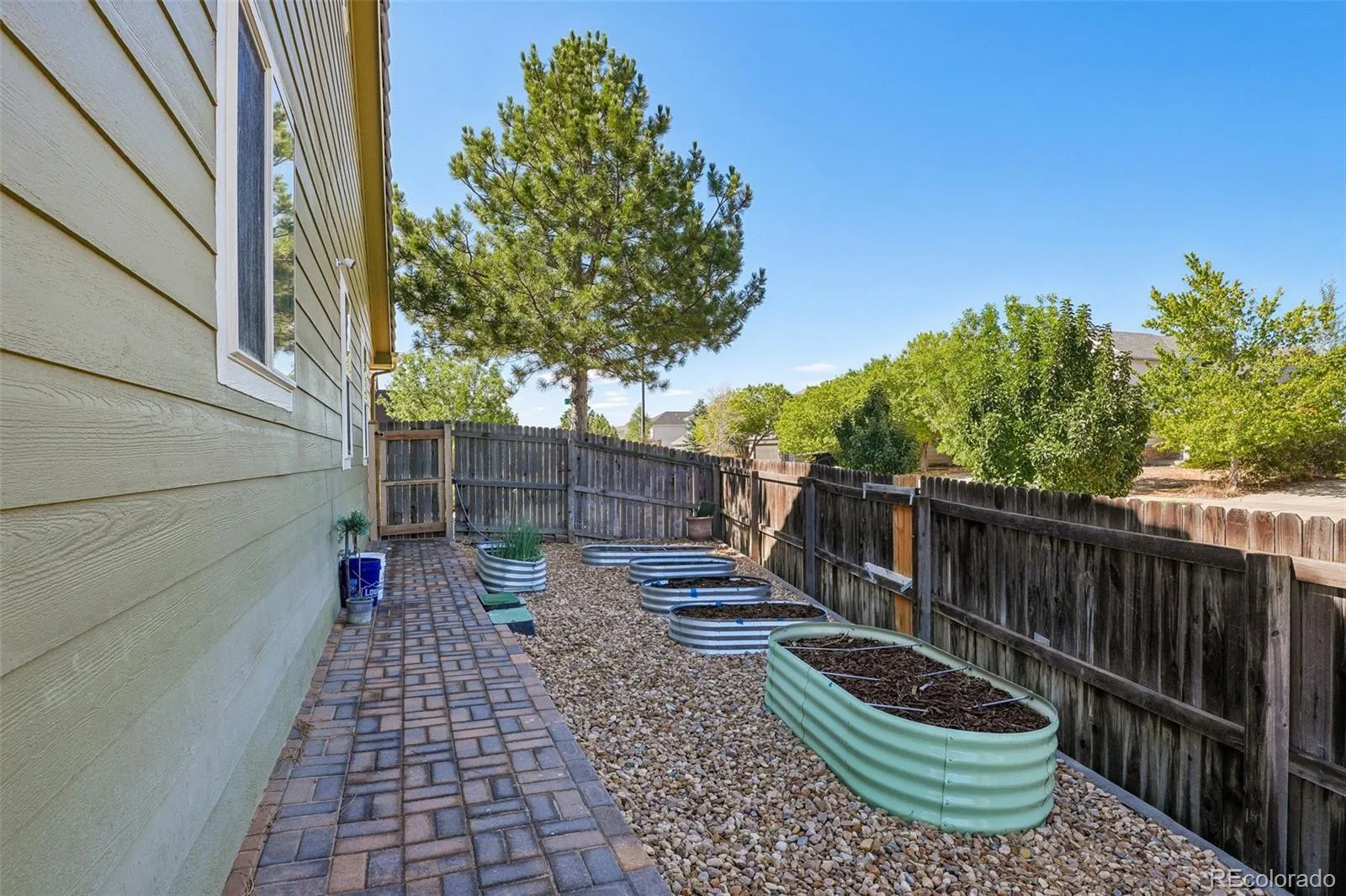 21749 E Jarvis Place Aurora CO 80018 | MLS #REC3281711 08202026154805 1600 32