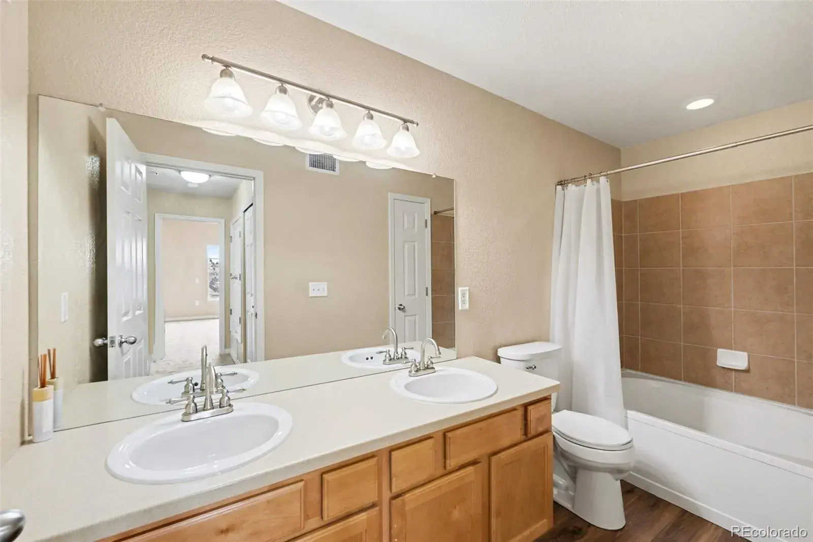9429 Ashbury Circle #203 Parker CO 80134 | MLS #REC3288832 02202026223527 1600 11