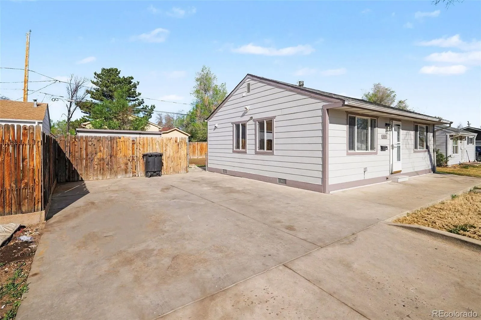 04102026061744 1600 32