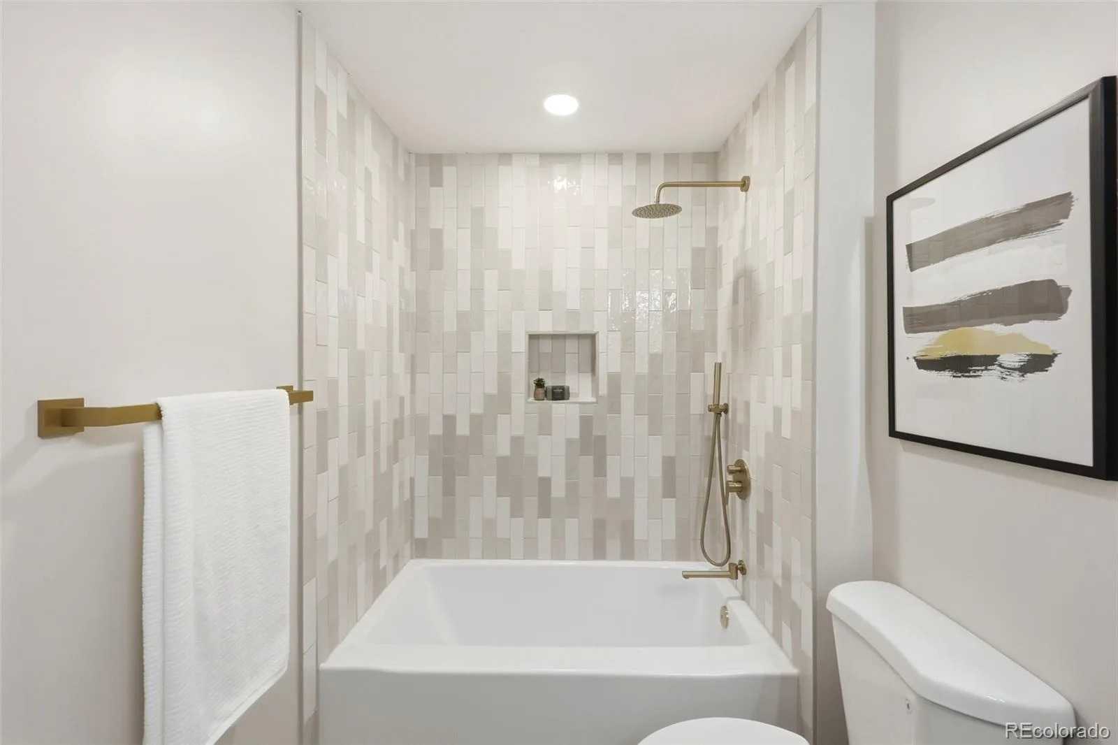 3831 S Hillcrest Drive Denver CO 80237 | MLS #REC3291525 08052026232902 1600 21
