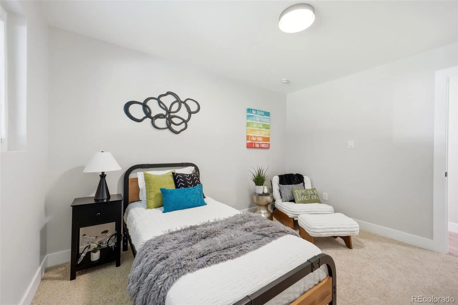 3831 S Hillcrest Drive Denver CO 80237 | MLS #REC3291525 08052026232902 1600 23