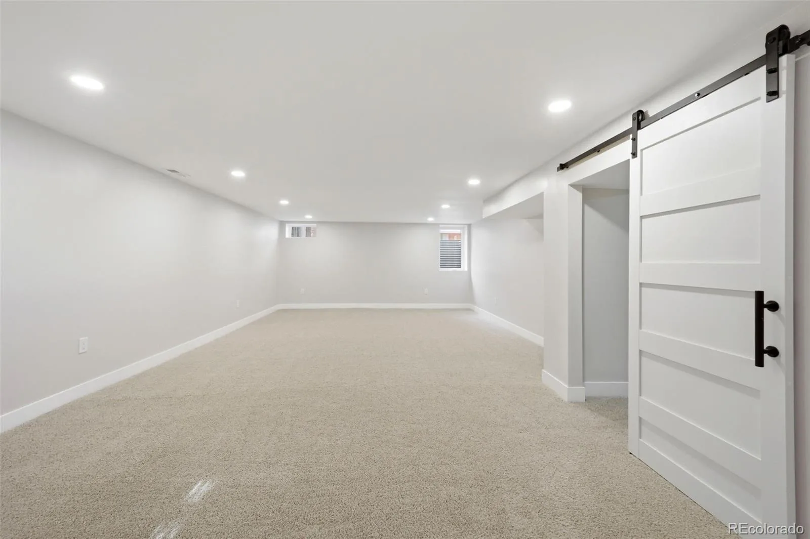3831 S Hillcrest Drive Denver CO 80237 | MLS #REC3291525 08052026232902 1600 32
