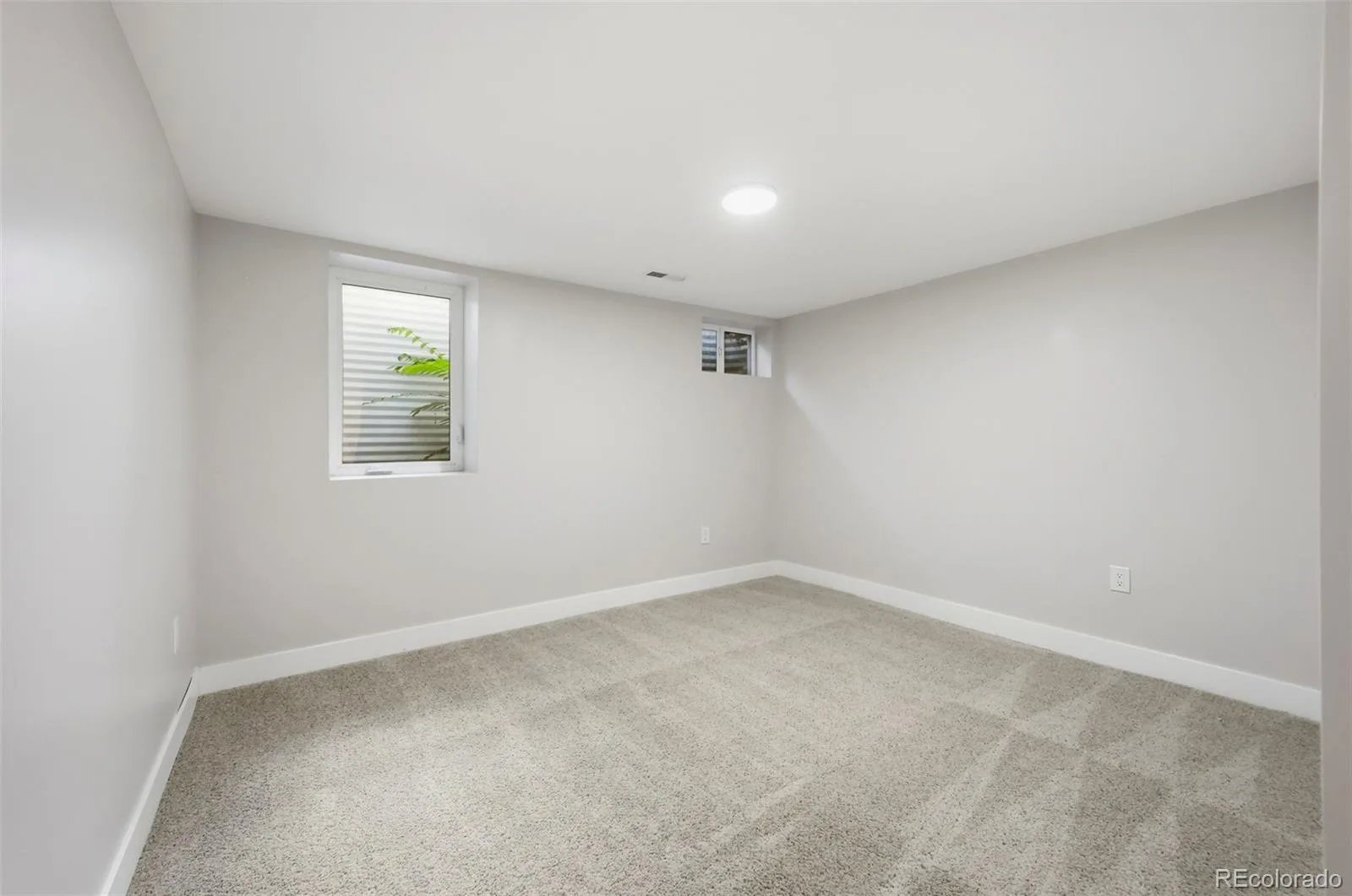 3831 S Hillcrest Drive Denver CO 80237 | MLS #REC3291525 08052026232902 1600 34