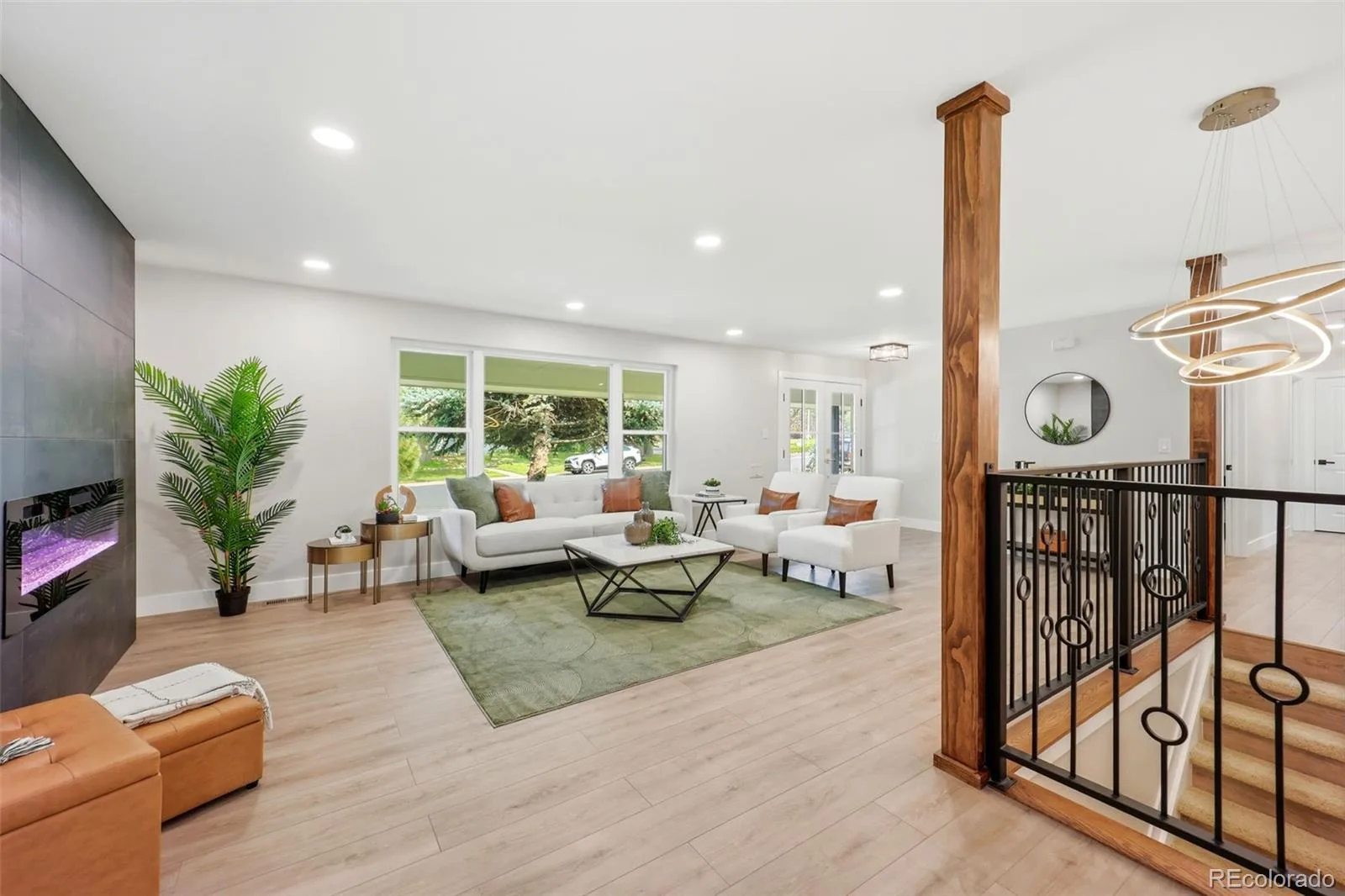 3831 S Hillcrest Drive Denver CO 80237 | MLS #REC3291525 08052026232902 1600 4