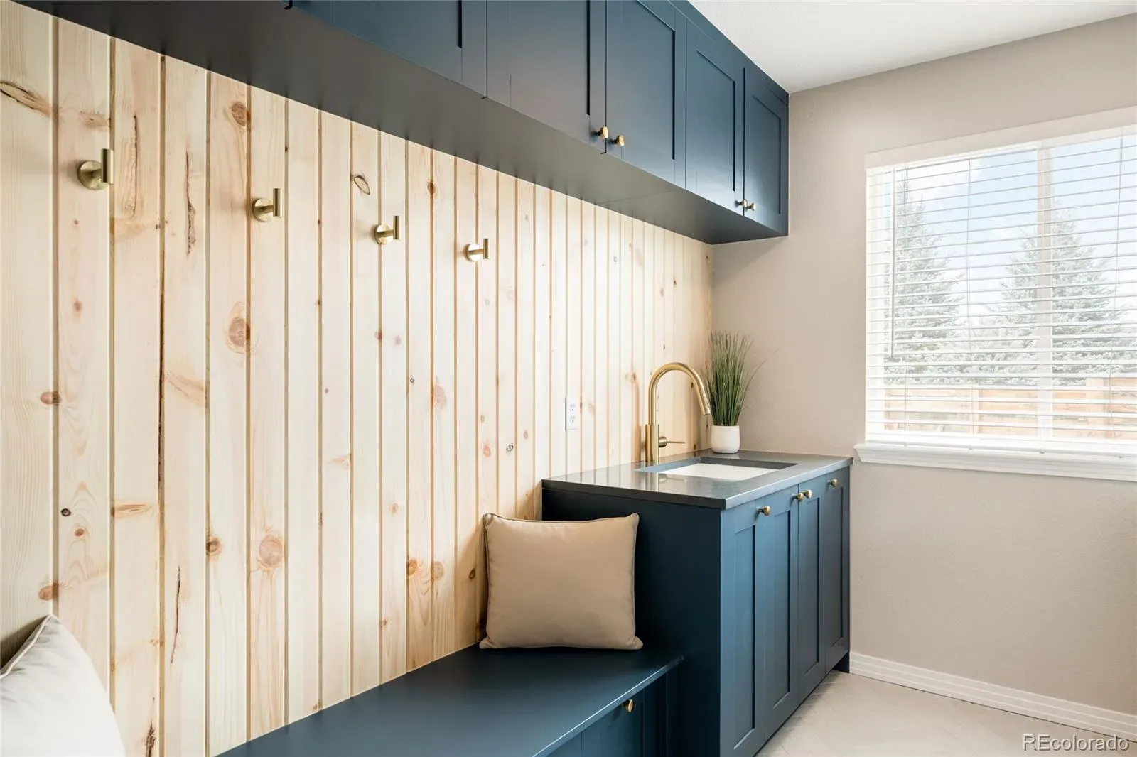 03122026011057 1600 18